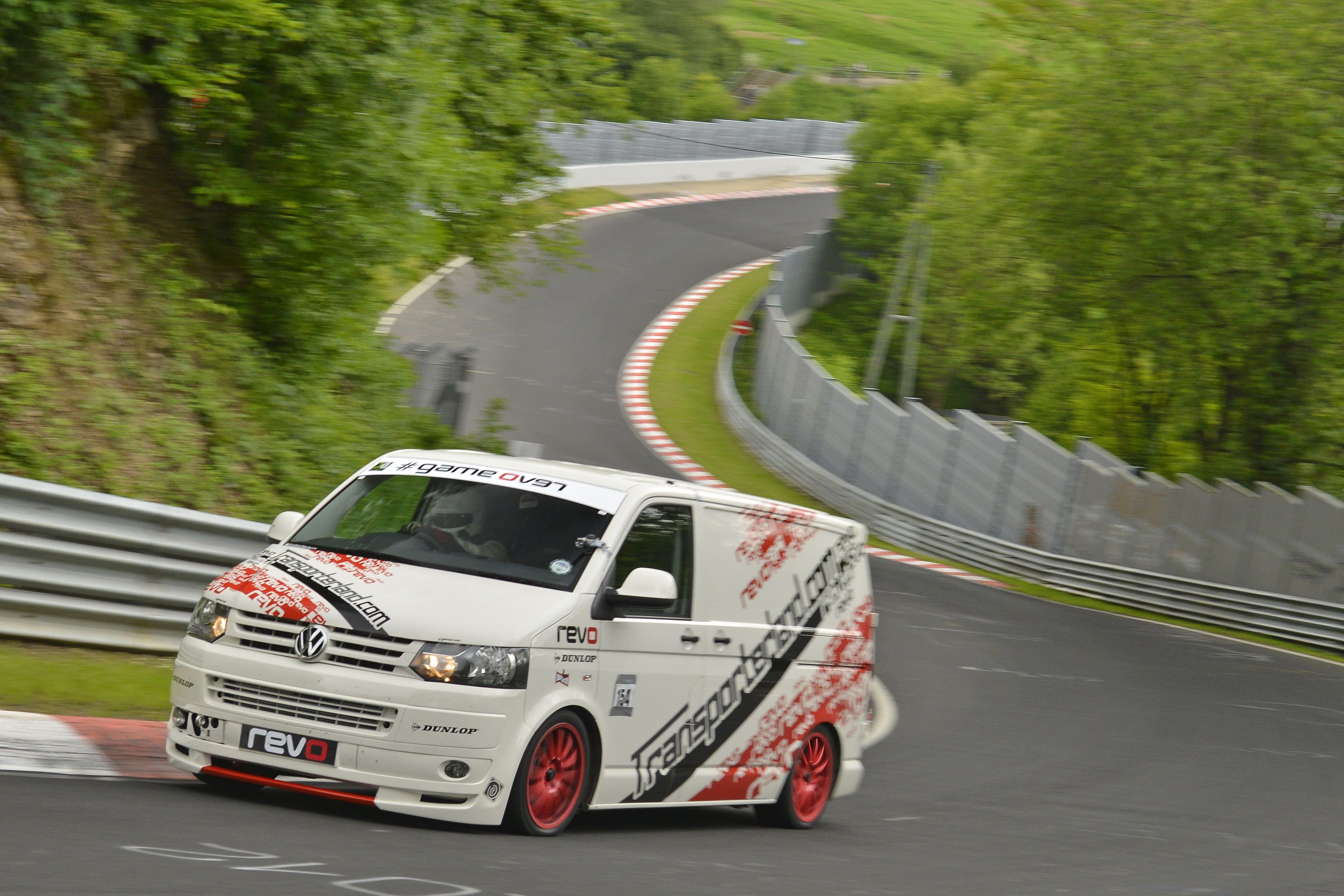 Revo Volkswagon T5 beats the famous 10 minutes in a van time at the Ring